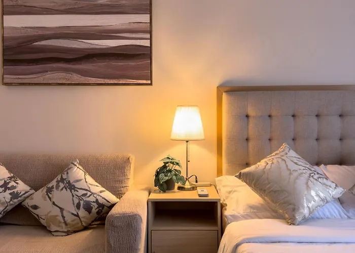 Unit At J Tower - Near Cebu Intl Airport And Sm J Mall 3*